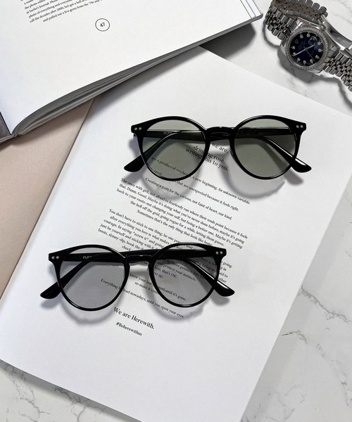 FLEX（フレックス）の「調光・偏光レンズ搭載 classic round