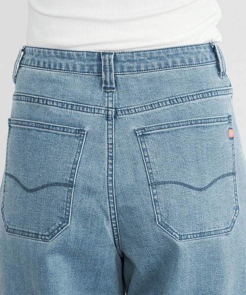 C17（シーセブンティーン）の「C17 ベイカーワイドデニムパンツ（デニムパンツ・レディース・ライトインディゴブルー/インディゴブルー/カーキ/ベージュ/ブルー/ブルー系その他・LARGE/MEDIUM/SMALL）」の19枚目の写真
