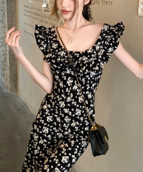 Sibra(シブラ)の「優雅にスタイルアップ。2WAYフリル襟花柄ワンピース(ワンピース・レディース・ブラック・M)」の9枚目の写真