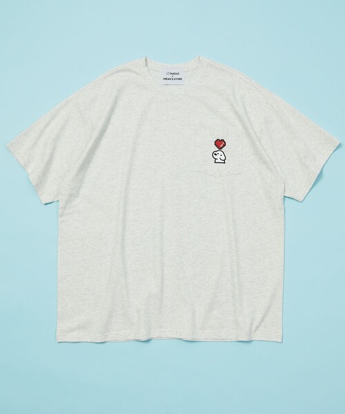 FREAK'S STORE（フリークスストア）の「matsui×FREAK'S STORE/マツイ×フリークスストア 別注 「Pixel&dog1」 ワンポイント クルーネック半袖ポケットTシャツ（Tシャツ/カットソー・メンズ・ホワイト/グレー/ブラック・MEDIUM/X-LARGE/LARGE）」の5枚目の写真
