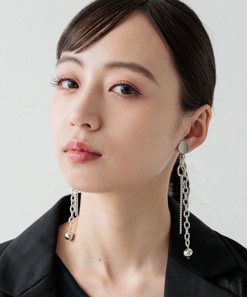 HARE（ハレ）の「デザインチェーンイヤリング(HARE)（イヤリング・レディース・シルバー・FREE）」の2枚目の写真