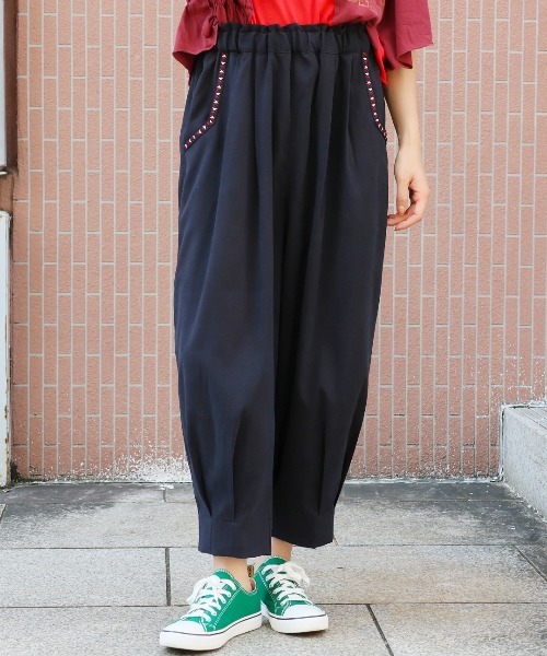 チチカカ（チチカカ）の「ピーチスキンエッグタックパンツ（その他パンツ・レディース・ベージュ/アイボリー/カーキ/ネイビー/オリーブ/グリーン/ボルドー/マスタード・LARGE/MEDIUM）」の6枚目の写真