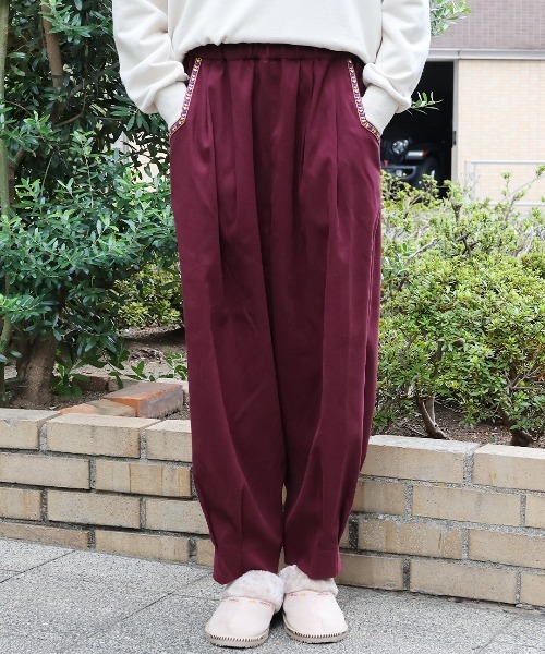 チチカカ（チチカカ）の「ピーチスキンエッグタックパンツ（その他パンツ・レディース・ベージュ/アイボリー/カーキ/ネイビー/オリーブ/グリーン/ボルドー/マスタード・LARGE/MEDIUM）」の8枚目の写真