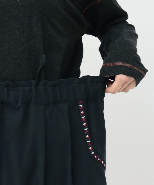 チチカカ（チチカカ）の「ピーチスキンエッグタックパンツ（その他パンツ・レディース・ベージュ/アイボリー/カーキ/ネイビー/オリーブ/グリーン/ボルドー/マスタード・LARGE/MEDIUM）」の18枚目の写真