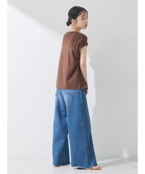 earth music&ecology(アースミュージックアンドエコロジー)の「フレンチT(Tシャツ/カットソー・レディース・ブラック/オフホワイト/ベージュ/ブラウン・S/M)」の6枚目の写真