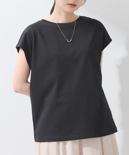 earth music&ecology(アースミュージックアンドエコロジー)の「フレンチT(Tシャツ/カットソー・レディース・ブラック/オフホワイト/ベージュ/ブラウン・S/M)」の1枚目の写真