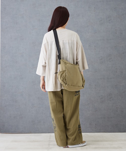 CUBE SUGAR（キューブシュガー）の「空紡糸先染めツイルロゴプリントギャザーパンツ（その他パンツ・レディース・ナチュラル/ベージュ/カーキ/マルチ・M）」の14枚目の写真