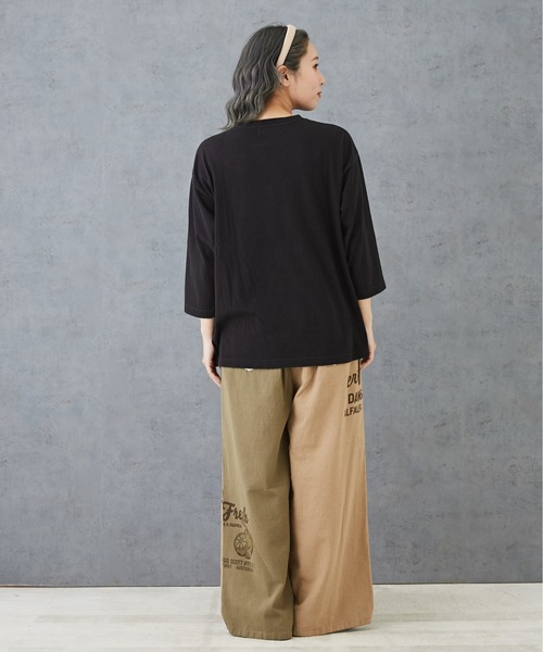 CUBE SUGAR（キューブシュガー）の「空紡糸先染めツイルロゴプリントギャザーパンツ（その他パンツ・レディース・ナチュラル/ベージュ/カーキ/マルチ・M）」の18枚目の写真