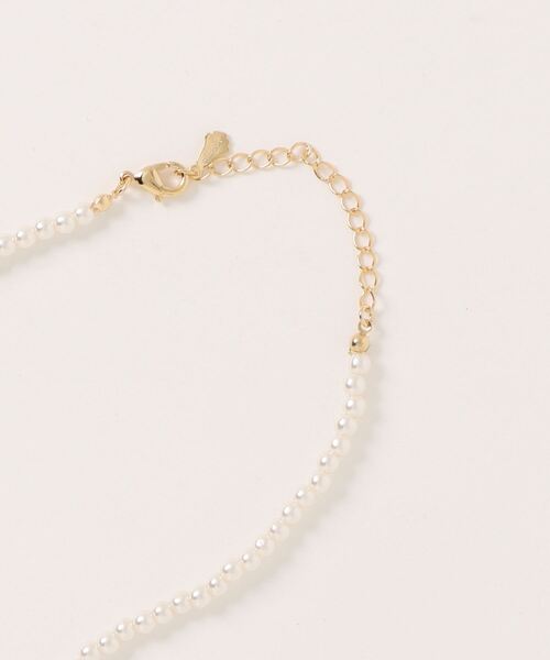 Phoebe(フィービィー)の「リボンホワイトパールネックレス(ネックレス・レディース・ホワイト・FREE)」の2枚目の写真