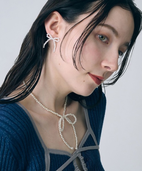 Phoebe(フィービィー)の「リボンホワイトパールネックレス(ネックレス・レディース・ホワイト・FREE)」の8枚目の写真