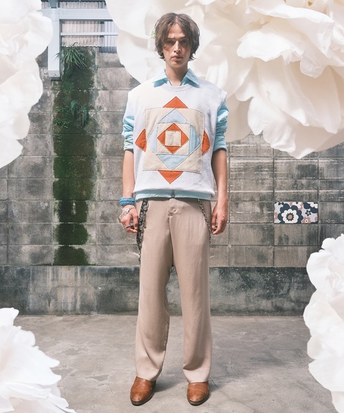 amok（アモク）の「PATCHWORK DETAIL NO SLEEVE（スウェット・メンズ・ブラック/ホワイト・S/M/L）」の5枚目の写真