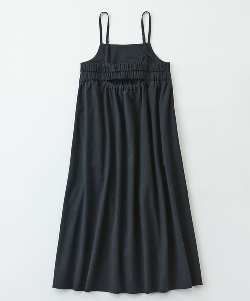 フェリシモMama(フェリシモママ)の「Moredde マタニティ・産後使える サッカー素材のキャミワンピース〈ブラック〉(マタニティウェア/グッズ・レディース・ブラック・X-LARGE/LARGE/MEDIUM)」の4枚目の写真