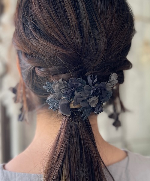 m.soeur(エムスール)の「イチョウと撫子のバレッタ(バレッタ/ヘアクリップ・レディース・グレー/ホワイト/ブラック・FREE)」の2枚目の写真
