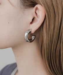 SMELLY | ワイドメタルプックリフープイヤリング(イヤリング)