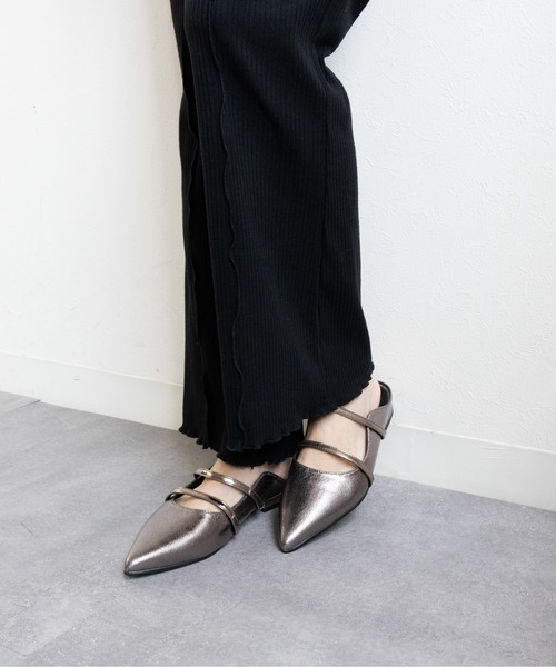 Fabby fabby(ファビィーファビィー)の「ダブルストラップフラットサンダル(サンダル・レディース・ブロンズ/ブラック/ガンメタ・SMALL/MEDIUM/LARGE)」の1枚目の写真