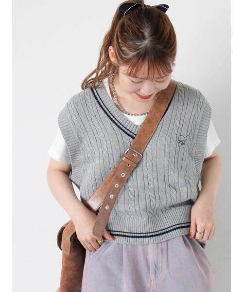 ehka sopo（エヘカソポ）の「ハート刺繍チルデンベスト（ベスト・レディース・オフホワイト/ボルドー/ネイビー/グレー・F）」の15枚目の写真