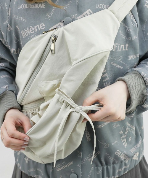 F i.n.t（フィント）の「フリル使いワンショルダーバッグ/fint（ショルダーバッグ・レディース・アイボリー/ブラック・FREE）」の11枚目の写真