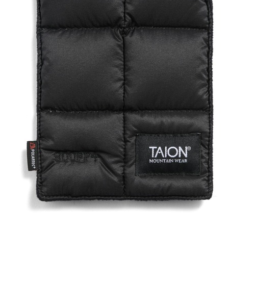TAION（タイオン）の「【TAION(タイオン)】〈グッズ〉マウンテン リバーシブル ライトダウンマフラー（マフラー・メンズ・レッド系その他2/チャコールグレー/ダークオリーブ/ダークネイビー/ライトグレー/ブラック/ブラック系6・ONESIZE）」の8枚目の写真