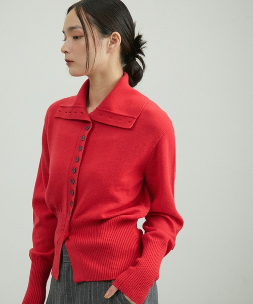 ADAM ET ROPE'(アダムエロペ)の「メニーボタンカーディガン(カーディガン/ボレロ・レディース・チャコールグレー/レッド/ベージュ系その他2・FREE)」の3枚目の写真