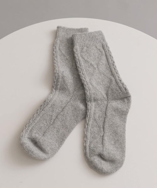 URBAN RESEARCH Sonny Label（アーバンリサーチサニーレーベル）の「H FOOTWEAR　ダイヤ柄ソックス（ソックス/靴下・レディース・レッド/グレー系その他/オフホワイト・FREE）」の2枚目の写真