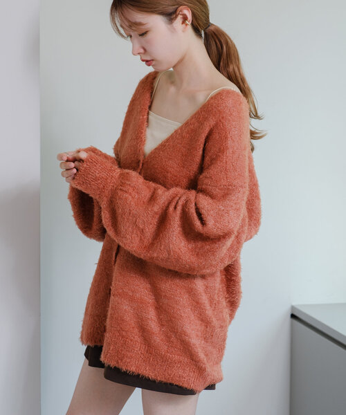 Kastane（カスタネ）の「*【S.Lサイズ展開/WEB限定】ラメシャギーカーディガン（ニット/セーター・レディース・チャコールグレー/オレンジ/アイボリー/ライム・SMALL/LARGE）」の4枚目の写真