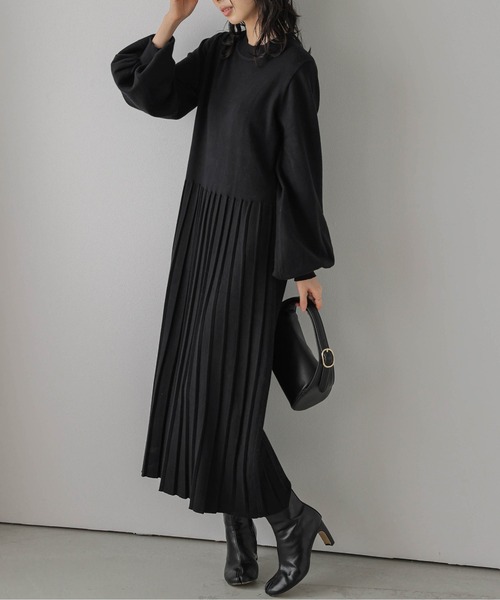 AMELY(エミリー)の「プリーツニットワンピース(ワンピース・レディース・モカ/カーキ/ブラック/グレー・フリー)」の9枚目の写真