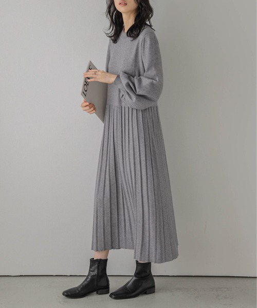 AMELY(エミリー)の「プリーツニットワンピース(ワンピース・レディース・モカ/カーキ/ブラック/グレー・フリー)」の6枚目の写真