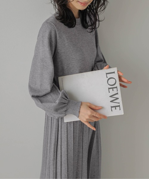 AMELY(エミリー)の「プリーツニットワンピース(ワンピース・レディース・モカ/カーキ/ブラック/グレー・フリー)」の5枚目の写真