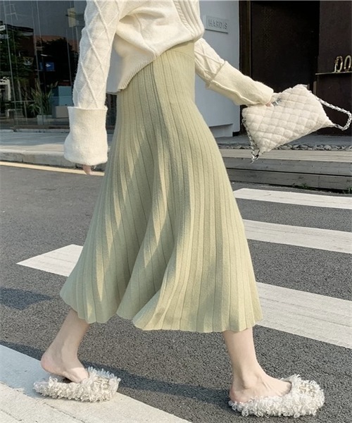 FREE STYLISTS(フリー スタイリスト)の「ニットプリーツスカート(スカート・レディース・チャコールグレー/ブラック/パープル/ライトグリーン/アイボリー・FREE)」の14枚目の写真