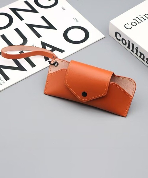 CALIFORNIA OUTFITTERS（カリフォルニア アウトフィッターズ）の「3-11E47 ストラップ付き メガネケース ボタン式（メガネ・レディース・エメラルド/ブラック/ブルー/ライトブルー/ブラウン・ONESIZE）」の2枚目の写真