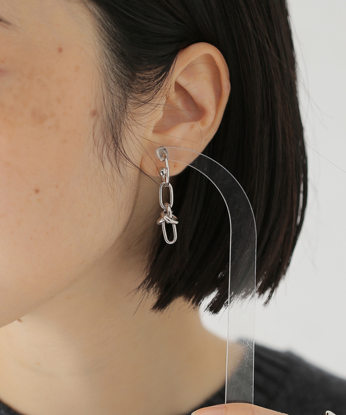 JUSTINE CLENQUET(ジュスティーヌクランケ)の「JUSTINE CLENQUET/ジャスティーヌ クランケ DARIA CRYSTAL EARRINGS(ピアス(両耳用)・レディース・シルバー・FREE)」の8枚目の写真