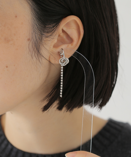 JUSTINE CLENQUET(ジュスティーヌクランケ)の「JUSTINE CLENQUET/ジャスティーヌ クランケ DARIA CRYSTAL EARRINGS(ピアス(両耳用)・レディース・シルバー・FREE)」の9枚目の写真