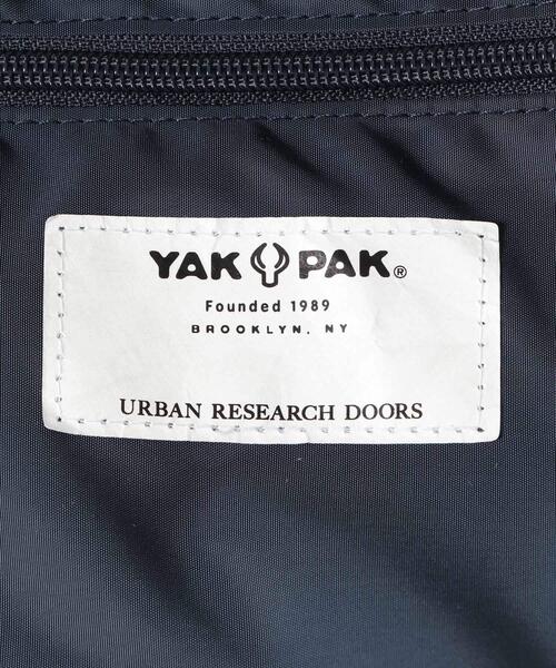 YAKPAK（ヤックパック）の「『撥水』『別注』YAKPAK×DOORS　SHOULDER BAG M（ショルダーバッグ・メンズ・ネイビー/ブラック/オリーブ/チャコールグレー・-）」の13枚目の写真