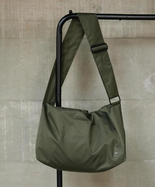YAKPAK（ヤックパック）の「『撥水』『別注』YAKPAK×DOORS　SHOULDER BAG M（ショルダーバッグ・メンズ・ネイビー/ブラック/オリーブ/チャコールグレー・-）」の10枚目の写真