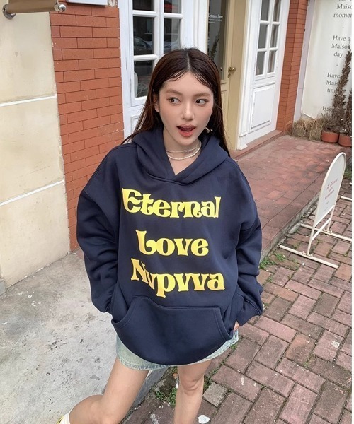 Teem Store(チームストア)の「裏起毛 フロントビッグロゴ オーバーサイズ パーカー(パーカー・レディース・ネイビー・M/L)」の13枚目の写真