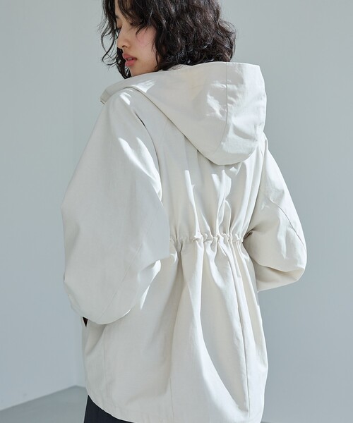 THE SHOP TK (ザ ショップ ティーケー )の「【撥水】ウエストドロストマウンテンパーカ(ブルゾン・レディース・アイボリー/グリーン系/ブラック・12/13)」の15枚目の写真