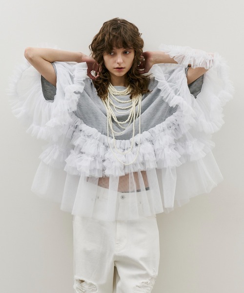 J1U by LA BELLE ETUDE(ジユウバイラベルエチュード)の「ボリュームチュールギャザーフリルTシャツ(Tシャツ/カットソー・レディース・ブラック/ホワイト/グレー・FREE)」の11枚目の写真