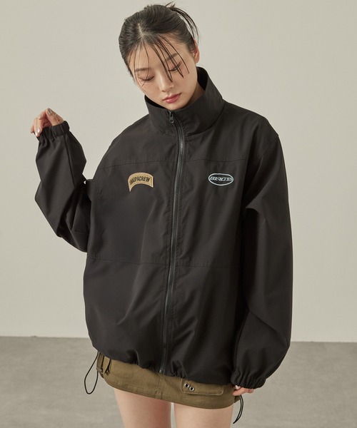 Snap club（スナップクラブ）の「【Snap club】ダブルロゴ刺繍 ドロストビッグスタンドジャケット（ブルゾン・レディース・レッド/ブラック・M/L）」の6枚目の写真