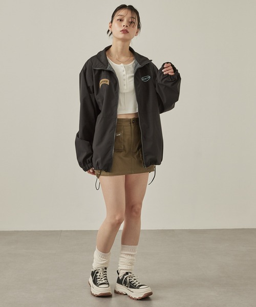 Snap club（スナップクラブ）の「【Snap club】ダブルロゴ刺繍 ドロストビッグスタンドジャケット（ブルゾン・レディース・レッド/ブラック・M/L）」の11枚目の写真