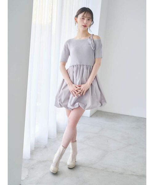 dazzlin(ダズリン)の「ニットドッキングバルーンワンピース(ワンピース・レディース・ブラック/グレー・FREE)」の4枚目の写真