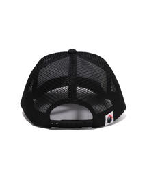 A BATHING APE（アベイシングエイプ）の「APE CROSSBONE COLLEGE