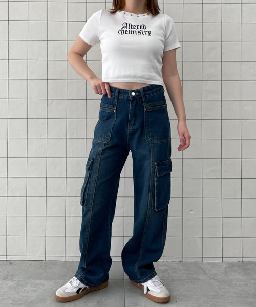 WOND(ウォンド)の「WOND/マルチポケットワイドカーゴパンツ(デニムパンツ・レディース・ブルー/ブラック・SMALL/MEDIUM)」の14枚目の写真