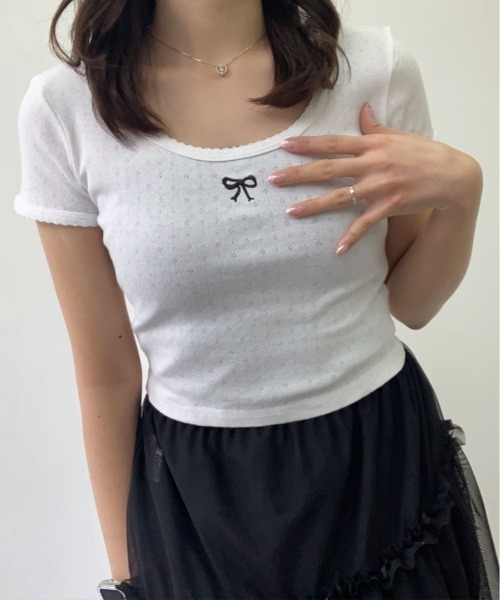 kirakiraShop(キラキラショップ)の「リボン 刺繍 ショート丈 Tシャツ(Tシャツ/カットソー・レディース・ホワイト/クリーム/グレー/ブラック・FREE)」の7枚目の写真