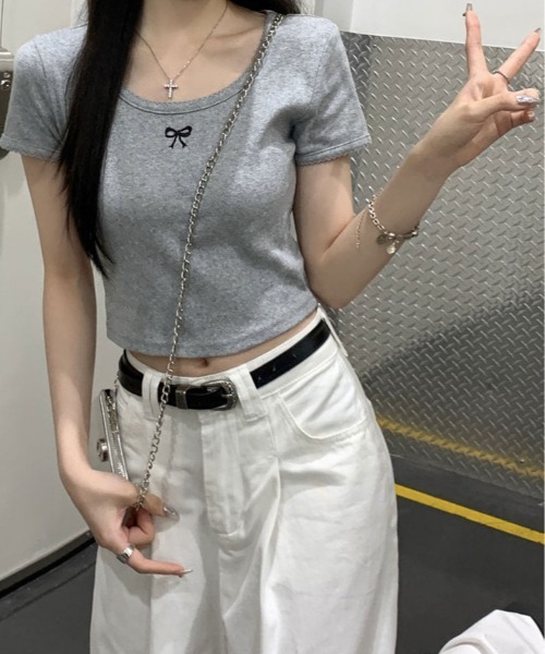 kirakiraShop(キラキラショップ)の「リボン 刺繍 ショート丈 Tシャツ(Tシャツ/カットソー・レディース・ホワイト/クリーム/グレー/ブラック・FREE)」の17枚目の写真