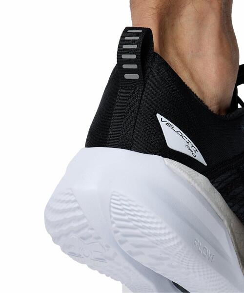 UNDER ARMOUR(アンダーアーマー)の「UAベロシティ プロ(ランニング/メンズ/レディース)(スニーカー・レディース・ブラック系その他・26.0cm/28.0cm/29.0cm/25.0cm/27.0cm/27.5cm/28.5cm/25.5cm/26.5cm/24.0cm)」の6枚目の写真