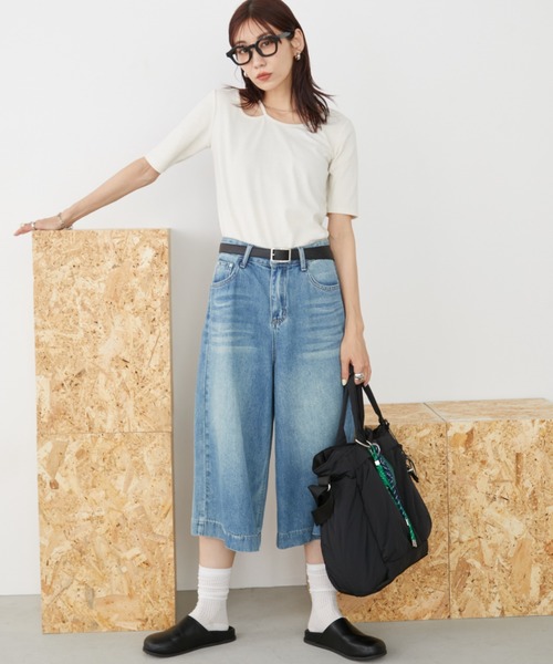 Auntie Rosa Holiday(アンティローザホリデー)の「デザインカットネックTEE(Tシャツ/カットソー・レディース・ナチュラル/ブラック/ボルドー・FREE)」の17枚目の写真