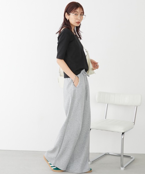Auntie Rosa Holiday(アンティローザホリデー)の「デザインカットネックTEE(Tシャツ/カットソー・レディース・ナチュラル/ブラック/ボルドー・FREE)」の9枚目の写真