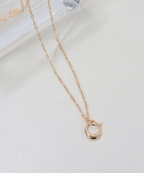 fredy emue(フレディエミュ)の「Oモチーフロングネックレス(ネックレス・レディース・ゴールド/シルバー・FREE)」の1枚目の写真