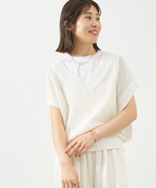 MICA&DEAL（マイカ＆ディール）の「Vネックニットベスト（ニット/セーター・レディース・マスタード/ブラック/ベージュ/ホワイト・FREE）」の2枚目の写真