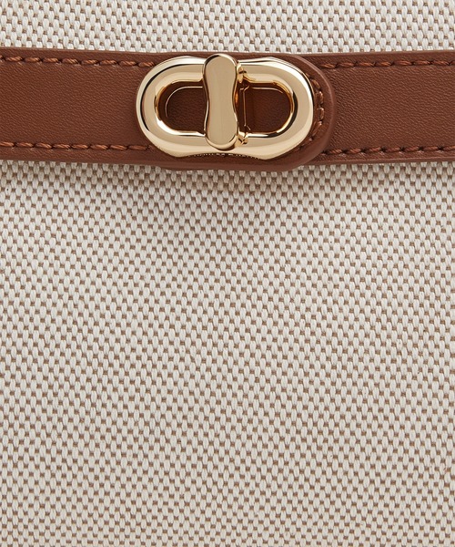 CHARLES & KEITH(チャールズ & キース)の「Aubrielle オブリエル キャンバスツートーントップハンドルバッグ(ハンドバッグ・レディース・アッシュ・S)」の5枚目の写真